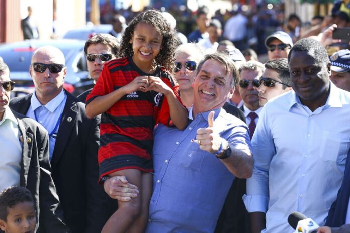 yasmin alves ribeiro e bolsonaro foto de Marcello Camargo