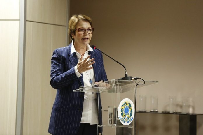 Ministra Tereza Cristina discursa na cerimônia de assinatura do acordo de cooperação para combater venda casada no crédito agrícola