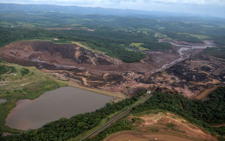 Polícia investiga pedidos de doações destinadas a Brumadinho