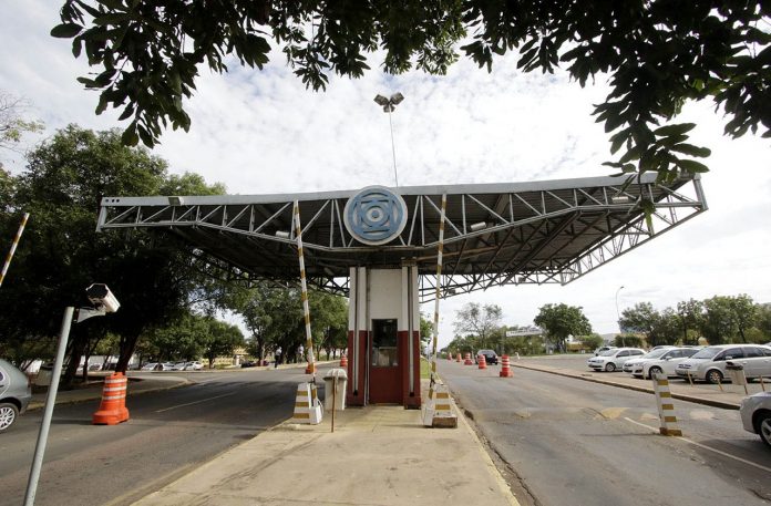 UFMT Entrada O LIVRE Foto Ednilson Aguiar