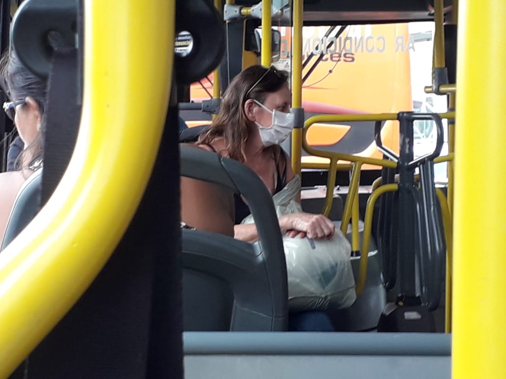 MP pede mais ônibus em Cuiabá; prefeitura diz que só quem está trabalhando deve usá-los