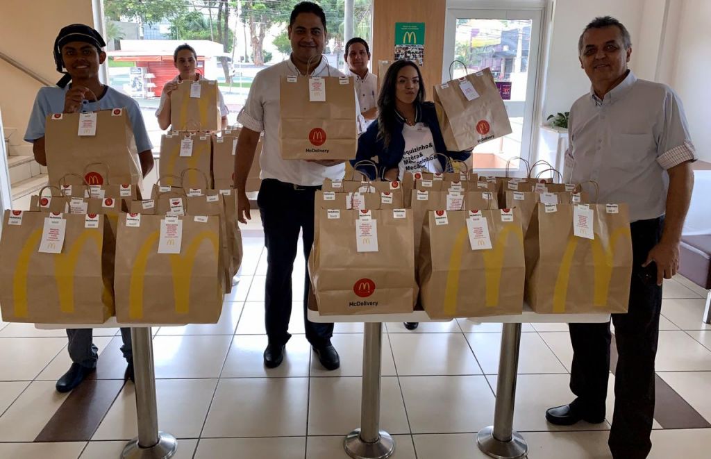 Em forma de agradecimento, McDonald´s entrega lanches a funcionários do Hospital Geral