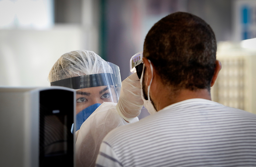 Brasil acumula 159,4 mil mortes por covid-19 desde início da pandemia