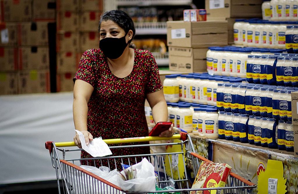 Mulheres sentem o impacto da inflação e não esperam recuperação da economia este ano