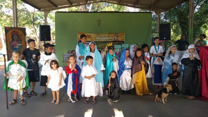 Crianças da Comunidade Alma Missionária