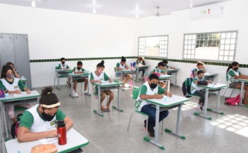 Abilio anuncia que alunos da rede municipal poderão ser reprovados por não alcançarem a média mínima