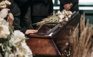 Mercado inusitado: como a IA está “invandindo” a indústria funerária nos EUA