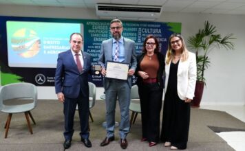 Advogado mato-grossense Rodrigo Bressane é homenageado em aula magna da Esmat, no Tocantins