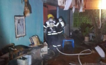 Kitnet pega fogo e idoso é resgatado de incêndio por bombeiros