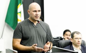 Após giro por Emirados e China, Abilio reassume prefeitura