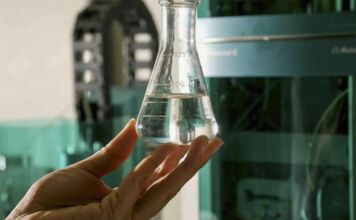 Vigilância Sanitária divulga novos lotes de bebida sob suspeita de contaminação por metanol