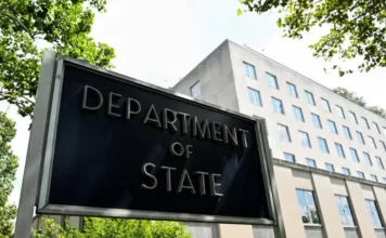 EUA suspendem vistos de imigração para brasileiros e mais 74 países