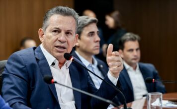 Cinco secretários deixam o governo junto com Mauro Mendes