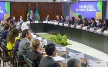 Ministros deixam cargos para disputar eleições; prazo termina em abril