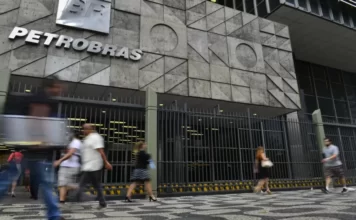 Petrobras destitui diretor após leilão de gás com ágio de 100% e duras críticas de Lula