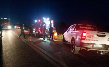 Bombeiros resgatam jovem em estado grave após colisão na BR-163 em Matupá